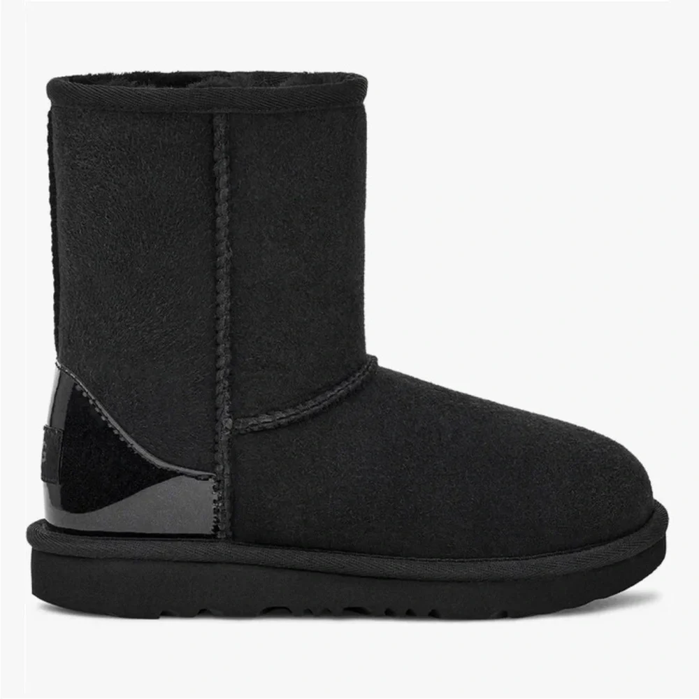 UGG SToddlers Classic lI Water Resistant Shearling Lined Boot -Black Sz 6 New